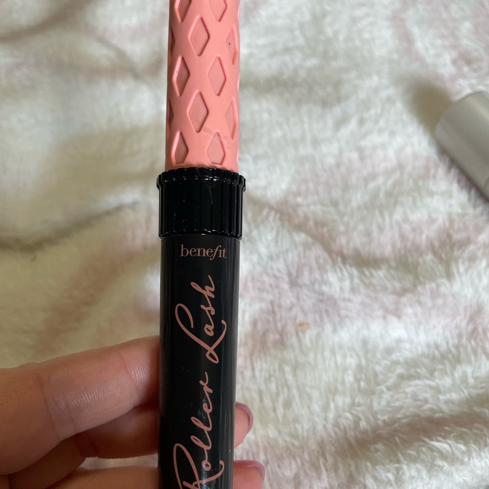 Benefit Roller Lash Mascara - Black and Pink